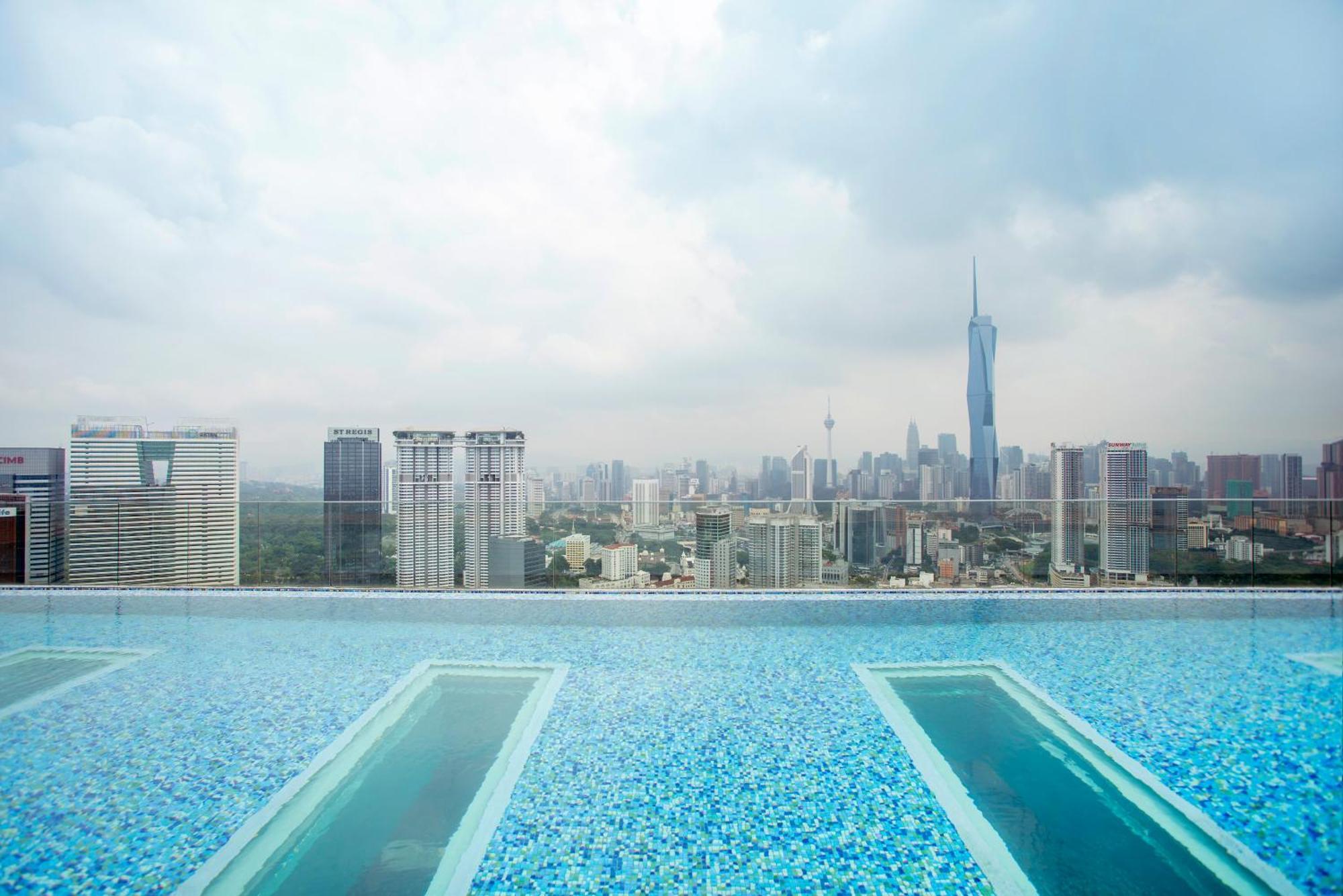 Riveria Near Kl Sentral With 118 View Sky Infinity Pool By Cobnb Apartemen Kuala Lumpur