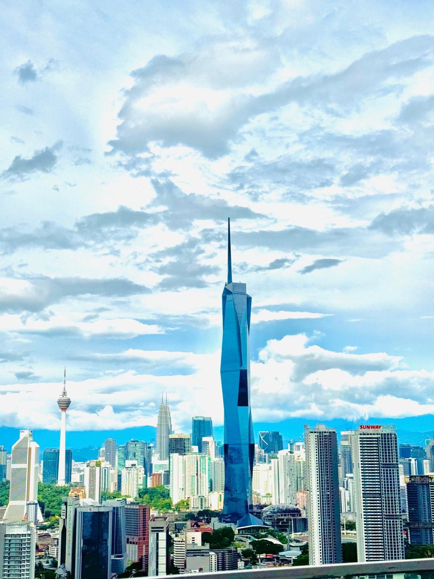 Riveria Near Kl Sentral With 118 View Sky Infinity Pool By Cobnb Apartemen Kuala Lumpur